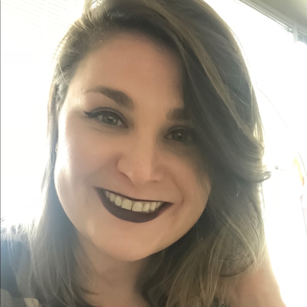 Meet your Posher, Elizabeth